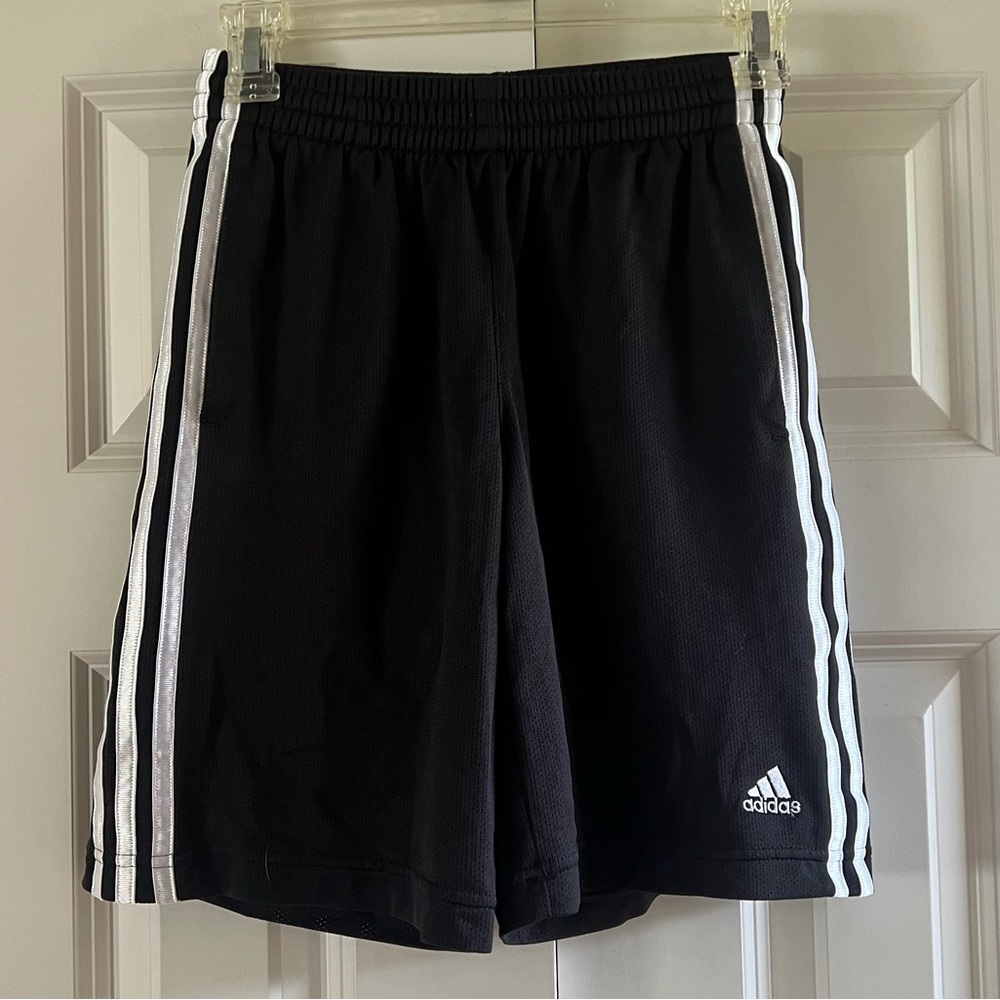 Adidas Unisex Black & White Striped Basketball Shorts Size Kids Medium